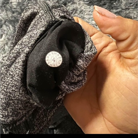 Lululemon Wunder under Hr - Picture 2 of 3